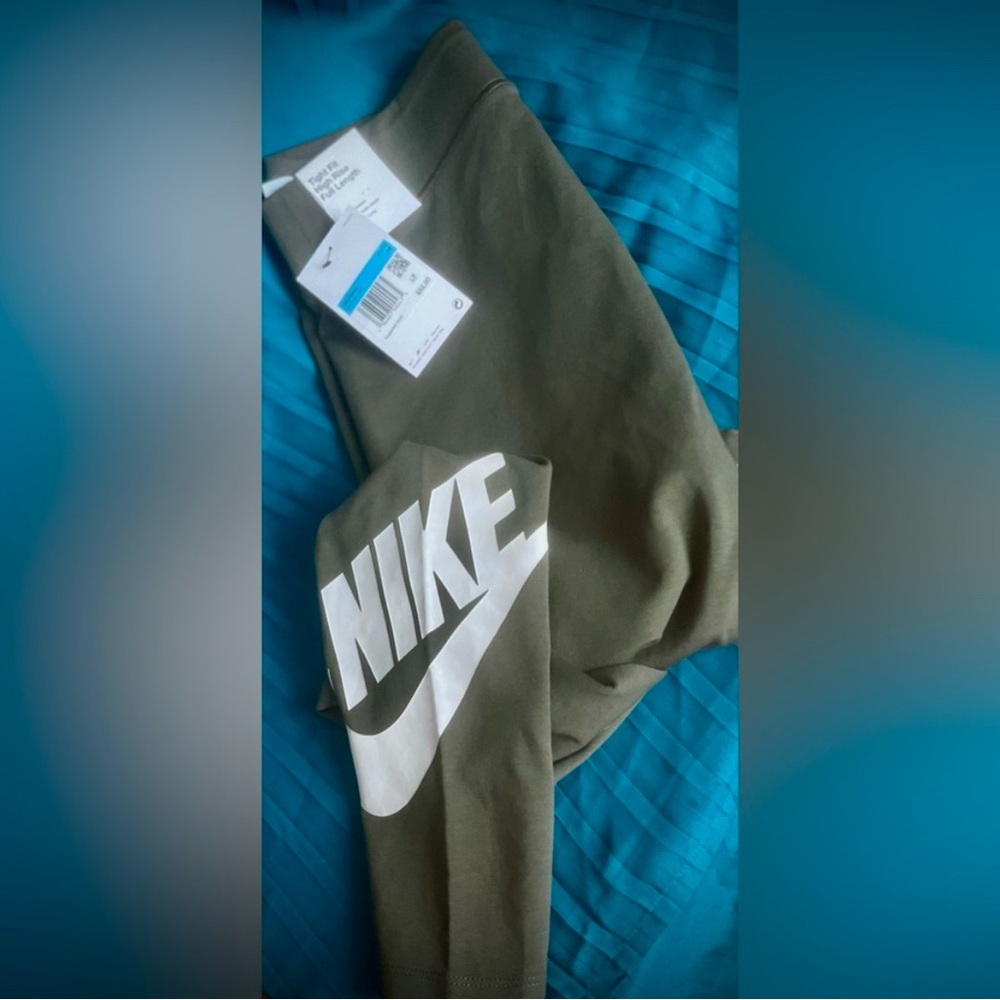 NWT Nike Olive Green Leggings NWT